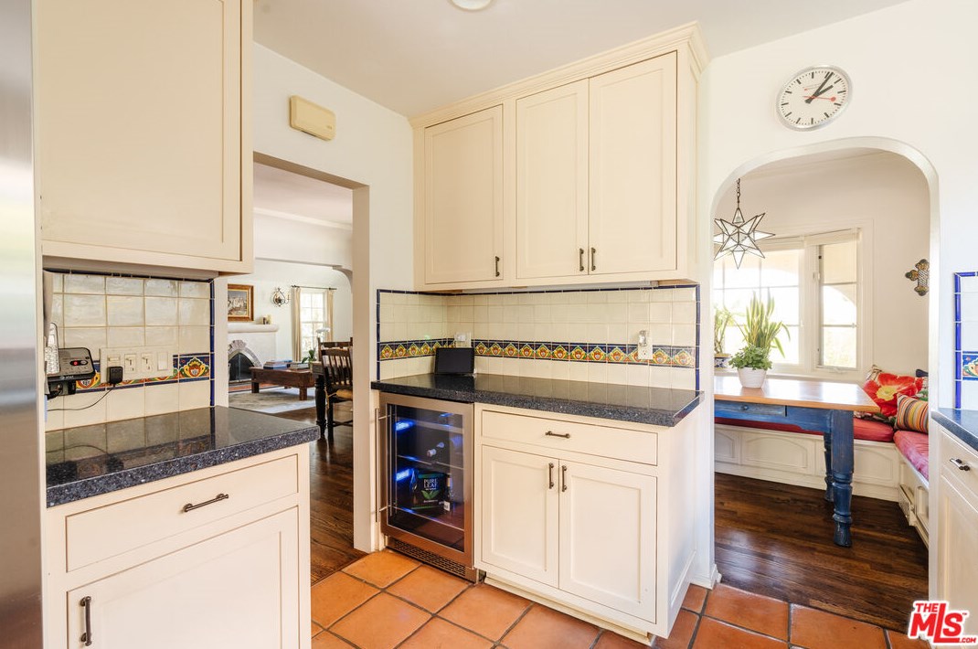 10568 Blythe Ave, Los Angeles CA  90064-3342 exterior