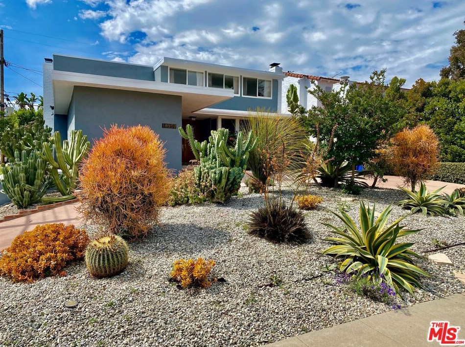 10597 Cushdon Ave, Los Angeles, CA 90064-3336