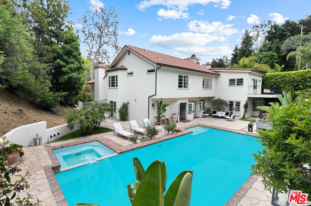 9849 Denbigh Dr, Beverly Hills, CA 90210-1014