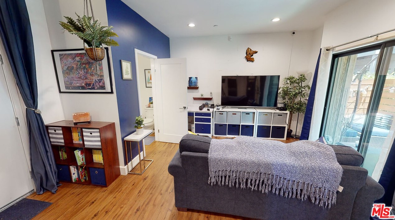 4201 Pennsylvania Ave #j2, Glendale, CA 91214