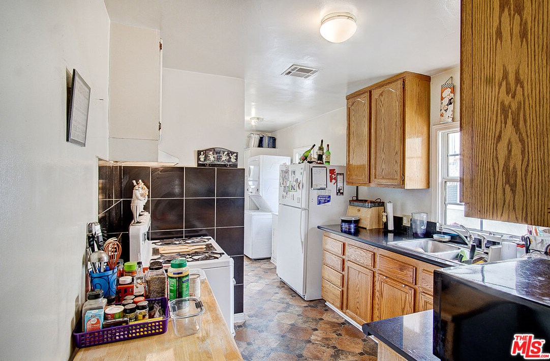 832 8 St, Alhambra CA  91801-4633 exterior