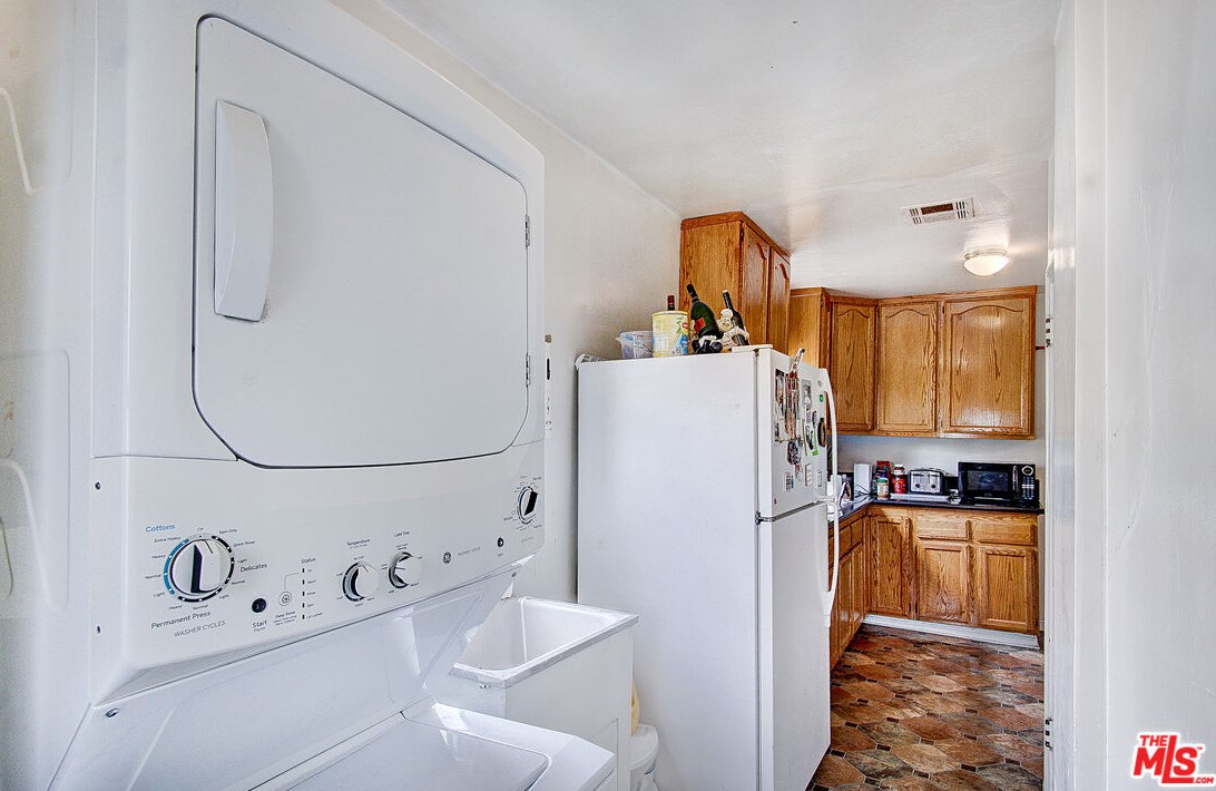 832 8 St, Alhambra CA  91801-4633 exterior