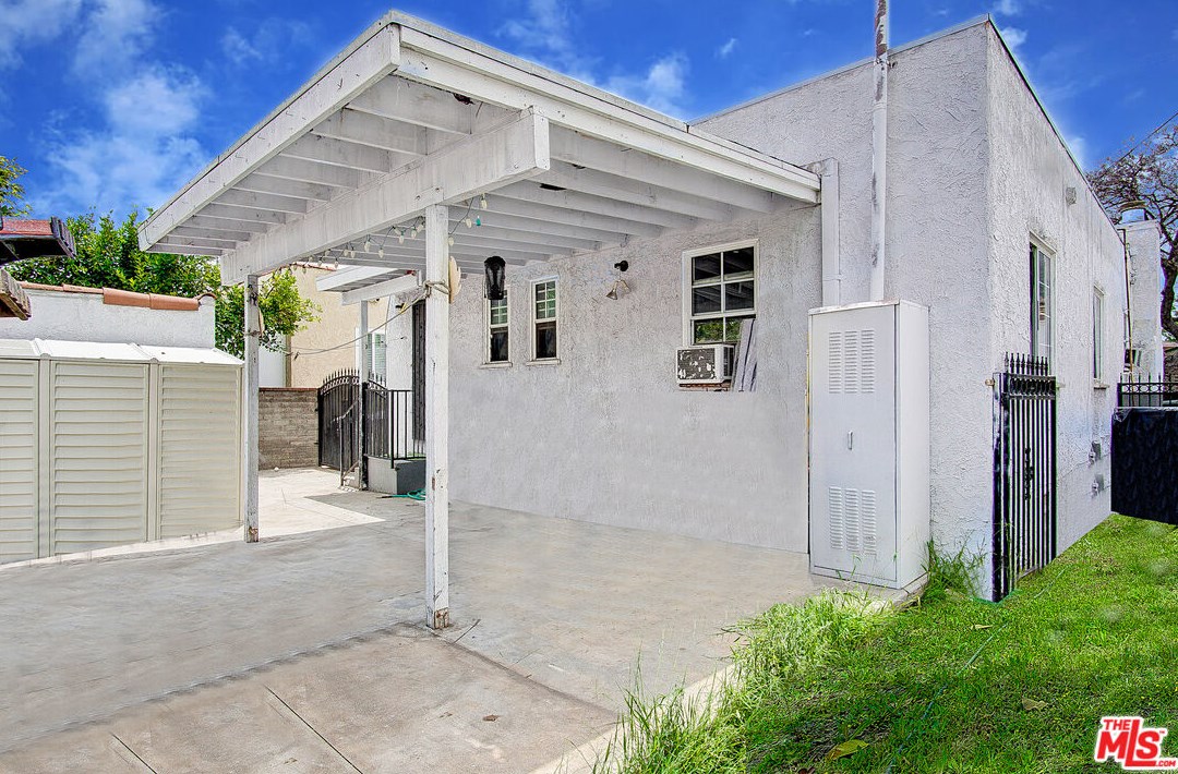 832 8 St, Alhambra CA  91801-4633 exterior