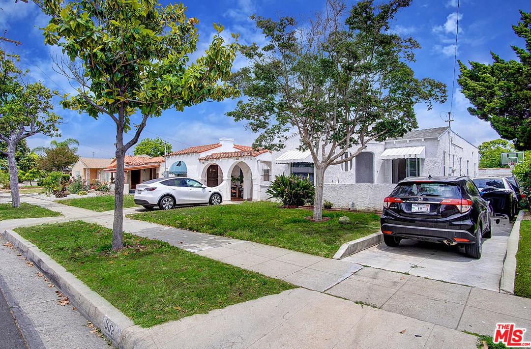 832 8 St, Alhambra CA  91801-4633 exterior