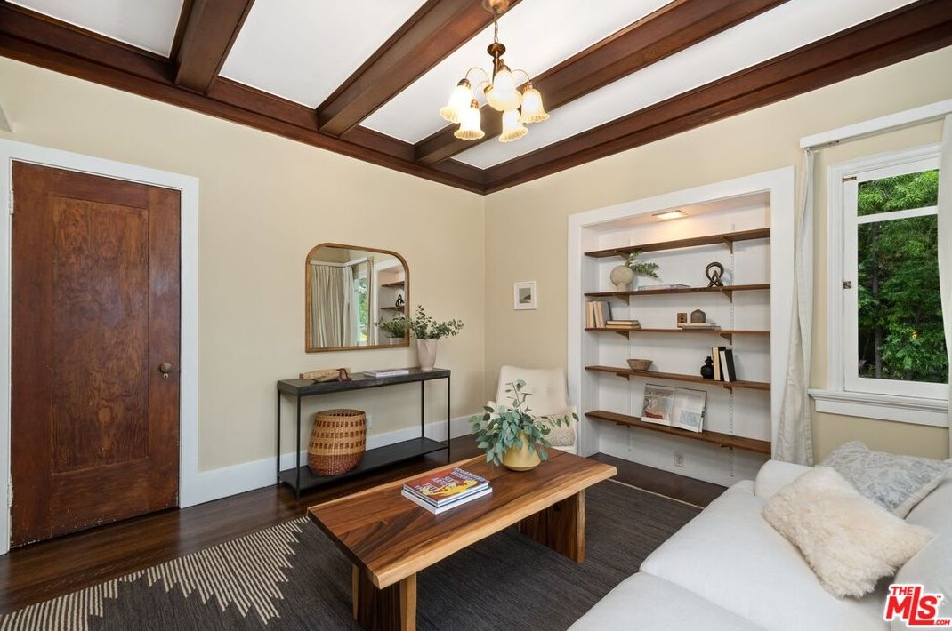120 Harvard, Los Angeles CA  90062-1734 exterior