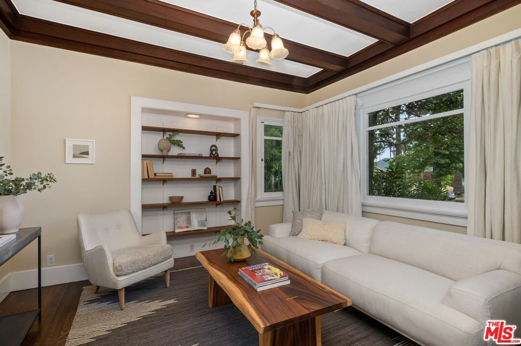 120 Harvard, Los Angeles CA  90062-1734 exterior