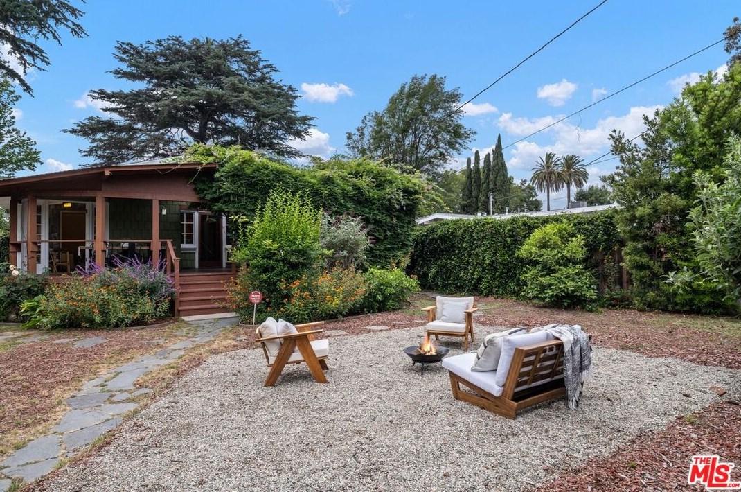 120 Harvard, Los Angeles CA  90062-1734 exterior