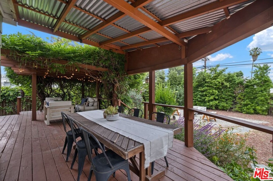 120 Harvard, Los Angeles CA  90062-1734 exterior