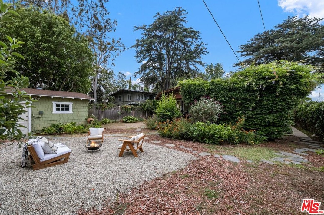 120 Harvard, Los Angeles CA  90062-1734 exterior