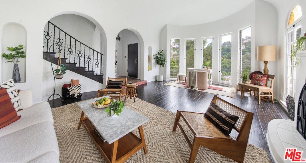 2805 Woodshire Dr, Los Angeles CA  90068-1937 exterior