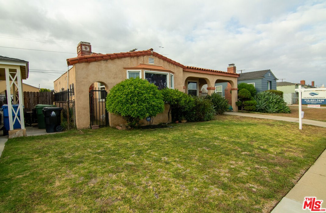 2053 94th St, Los Angeles, CA 90047-3710