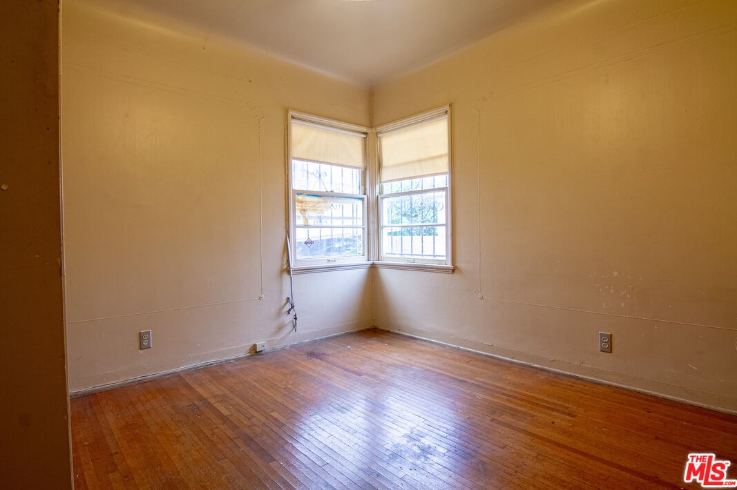 2053 94 St, Los Angeles CA  90047-3710 exterior