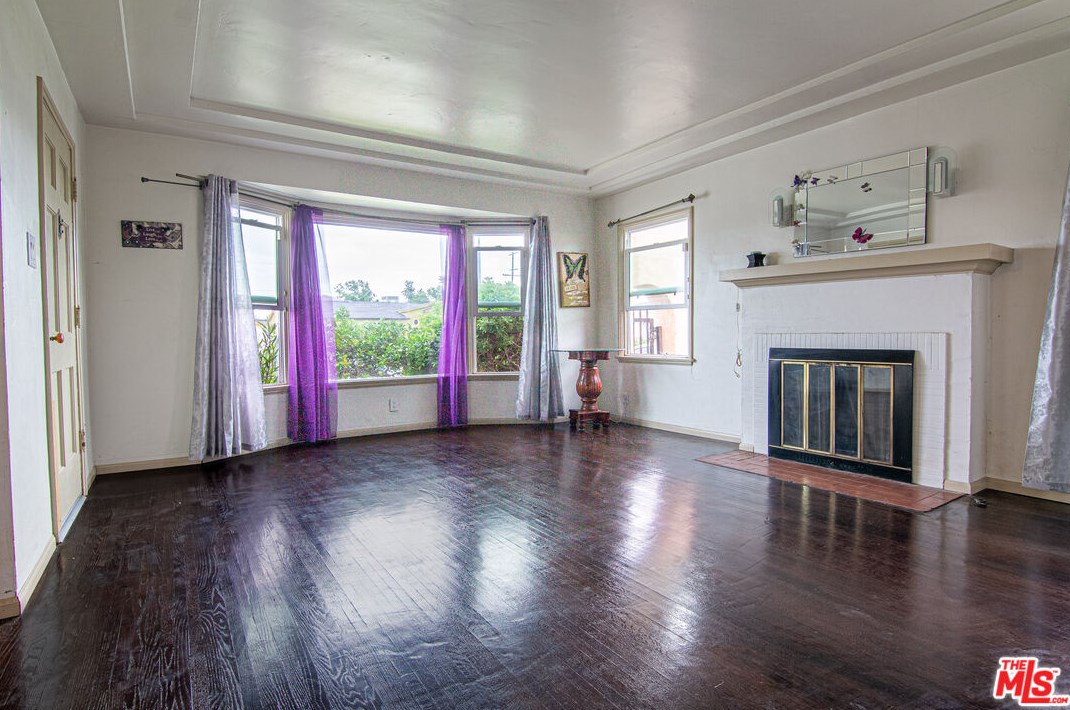 2053 94th St, Los Angeles CA  90047-3710 exterior