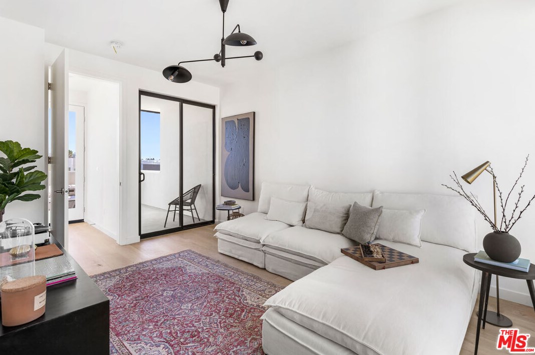 3411 Fletcher Dr, Los Angeles CA  90065-2955 exterior