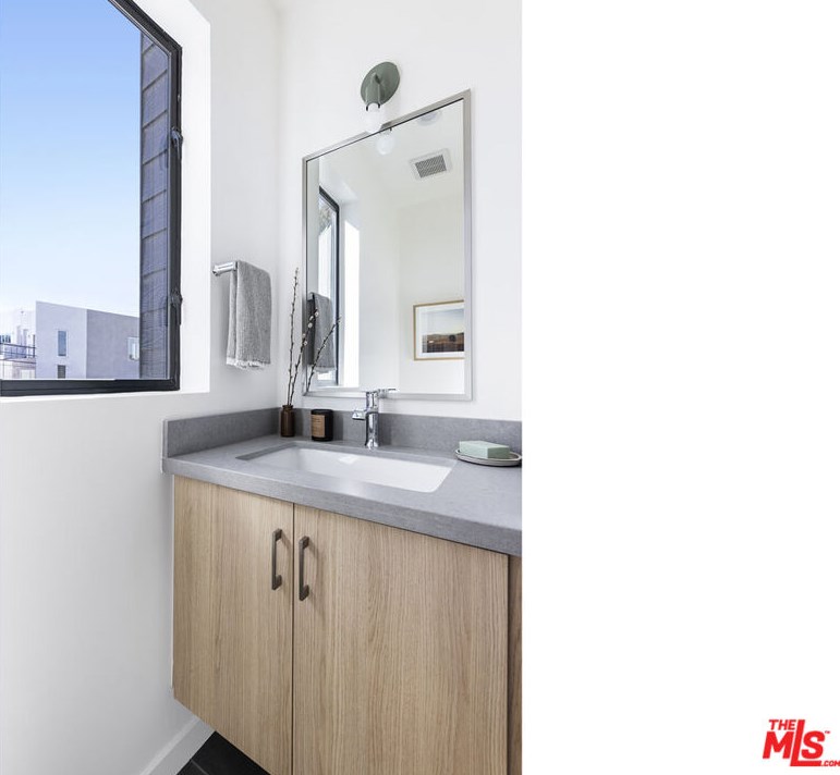 3411 Fletcher Dr, Los Angeles CA  90065-2955 exterior