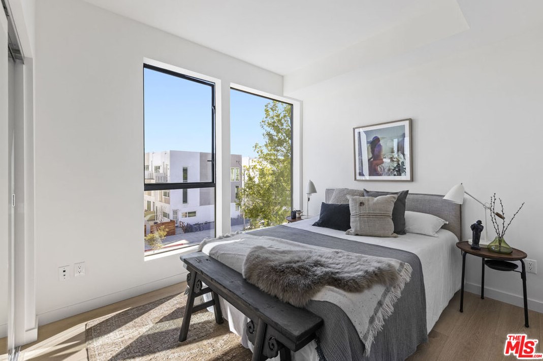 3411 Fletcher Dr, Los Angeles CA  90065-2955 exterior