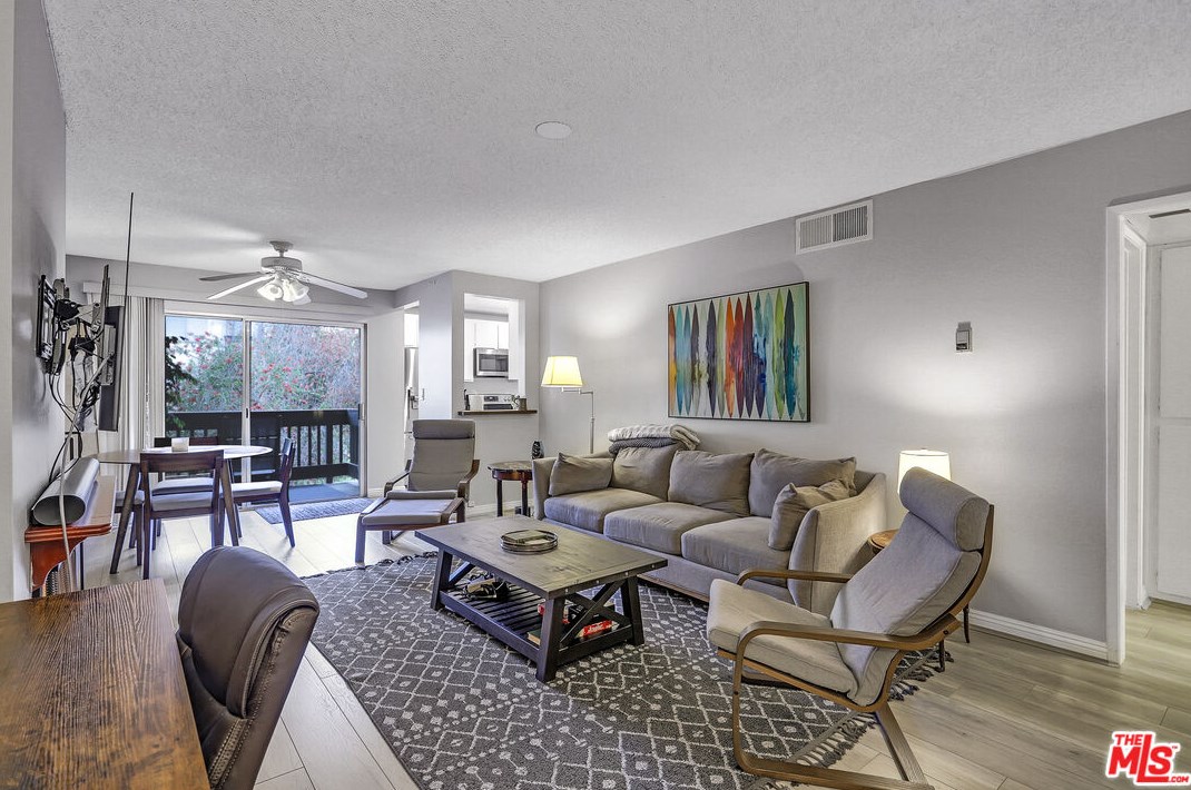6202 Summertime Ln, Los Angeles, CA 90230-4509