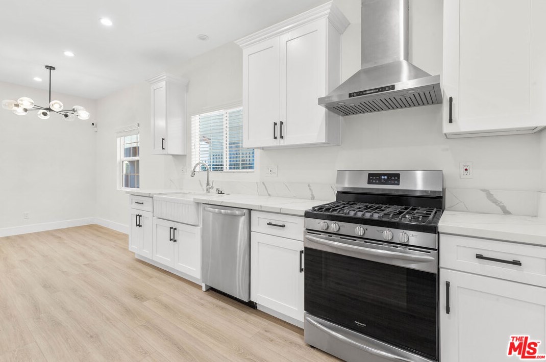 114 Harper Ave, Los Angeles CA  90048-3504 exterior