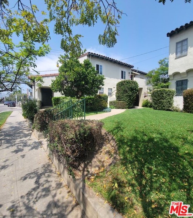 8153 Blackburn Ave, Los Angeles, CA 90048-4454
