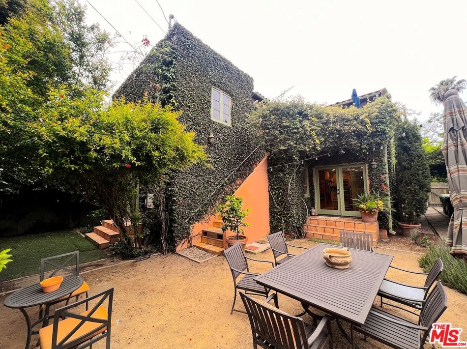 1616 Sherbourne Dr, Los Angeles, CA 90035-4415