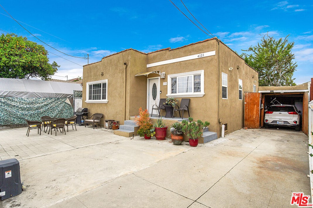 4121 Zamora St, Los Angeles, CA 90011