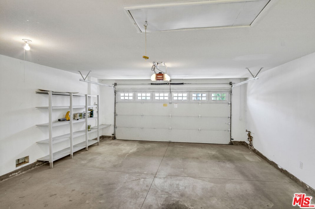 665 Twin Hills Dr, Banning CA  92220-5229 exterior