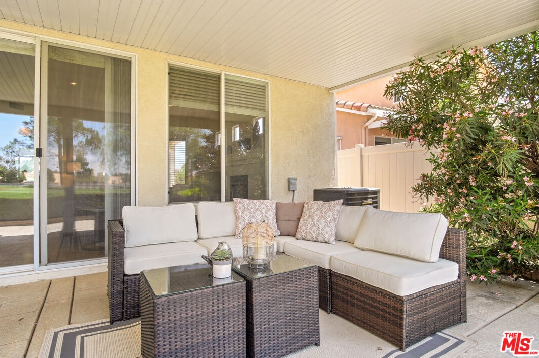 665 Twin Hills Dr, Banning CA  92220-5229 exterior