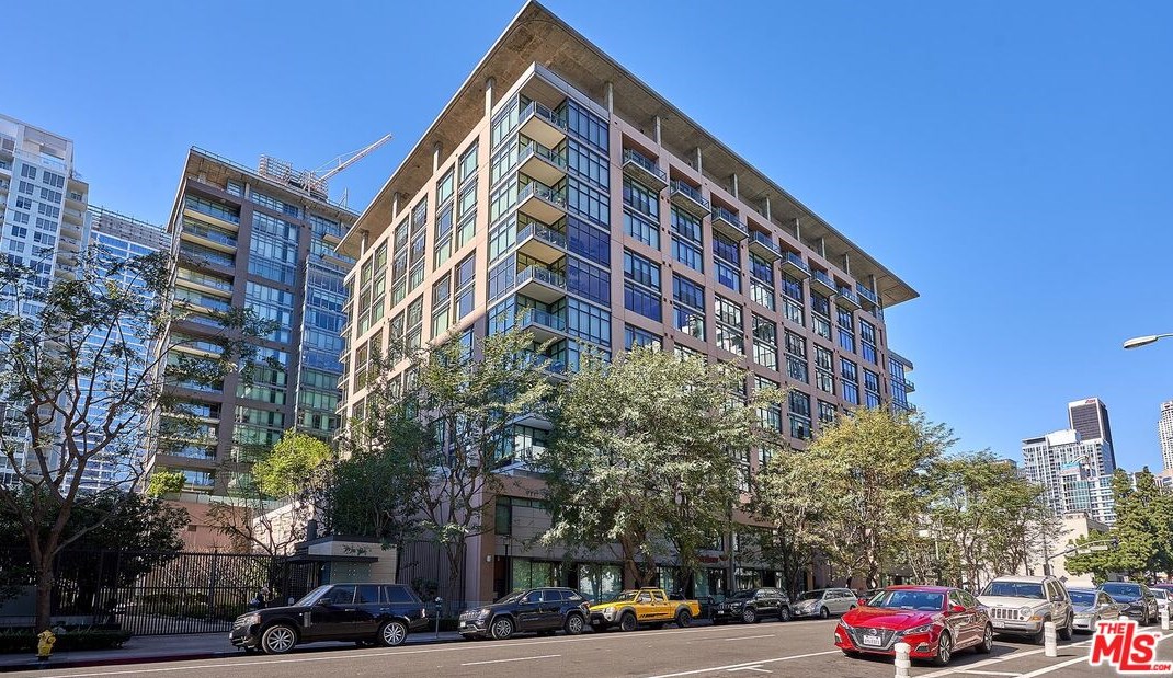 1111 Grand Ave, Los Angeles CA  90015-2164 exterior