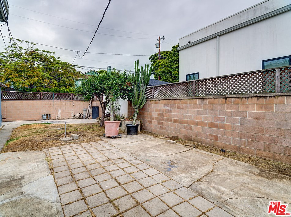 3612 Maplewood Ave, Los Angeles CA 90066-3022 exterior