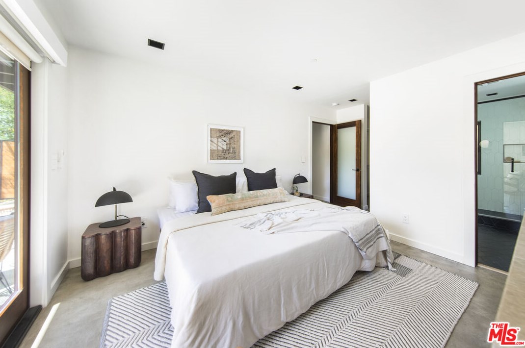 2326 Ewing St, Los Angeles CA  90039-3125 exterior