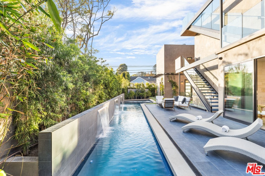 1011 Georgina Ave, Santa Monica, CA 90402