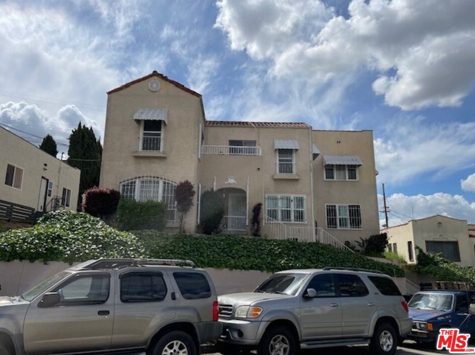 2116 Palm Grove Ave, Los Angeles CA  90016-2300 exterior
