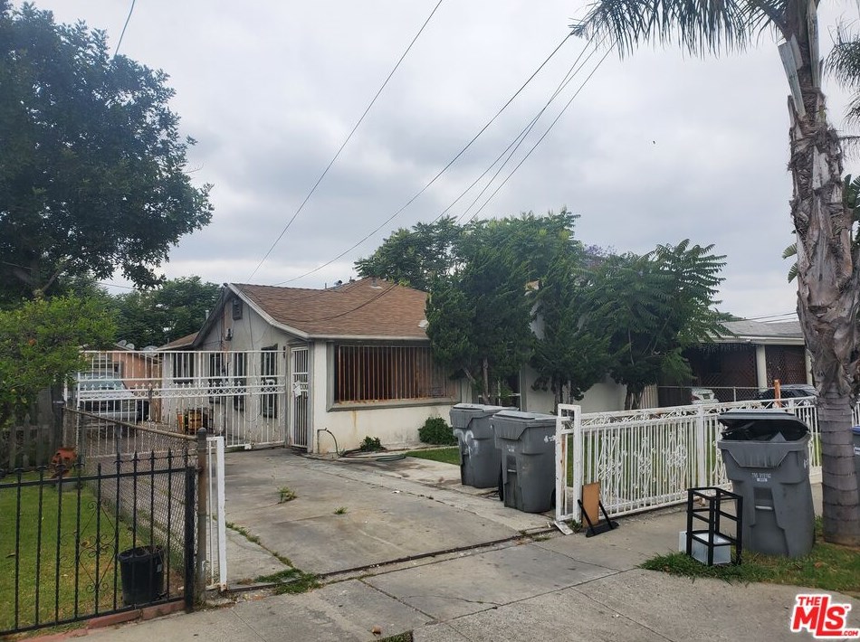 12617 Waldorf Dr, Lynwood, CA 90262