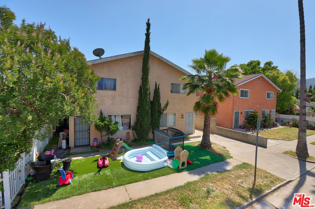 4122 Sequoia St, Los Angeles CA  90039-1119 exterior