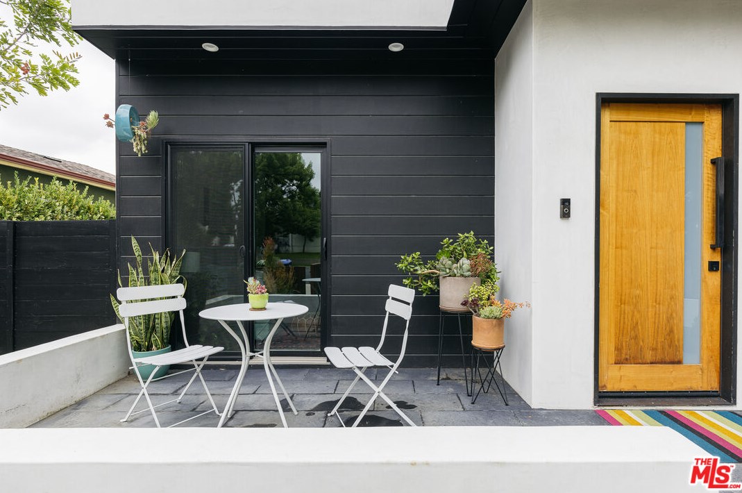 3952 Revere Ave, Los Angeles CA  90039-1622 exterior