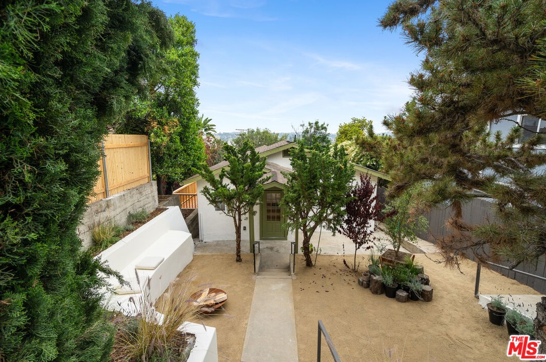 3174 Weldon Ave, Los Angeles CA  90065-2953 exterior