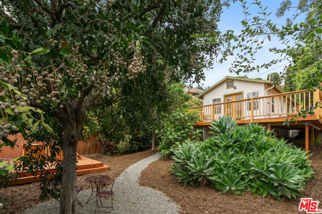 3174 Weldon Ave, Los Angeles CA  90065-2953 exterior