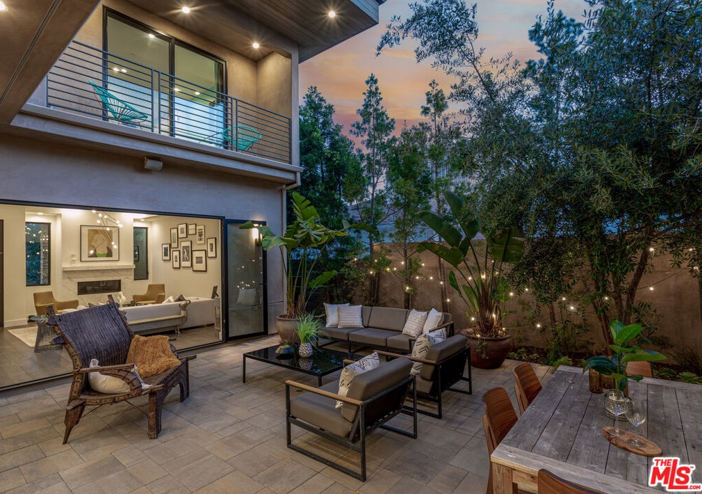 12613 Brooklake St, Los Angeles, CA 90066-1811