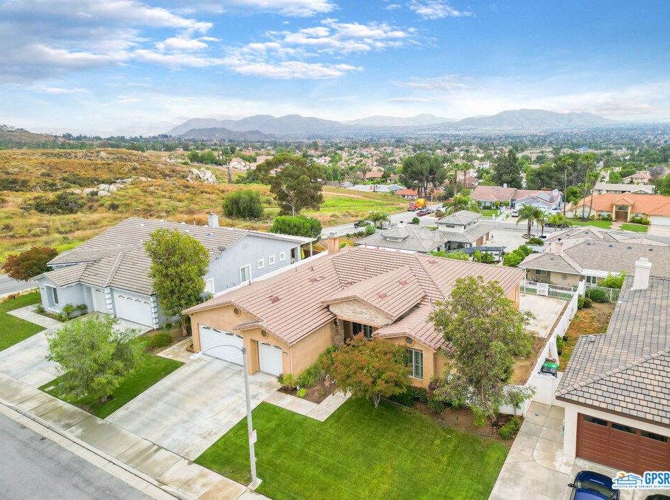 25481 Bianca Ct, Moreno Valley, CA 92557-5243