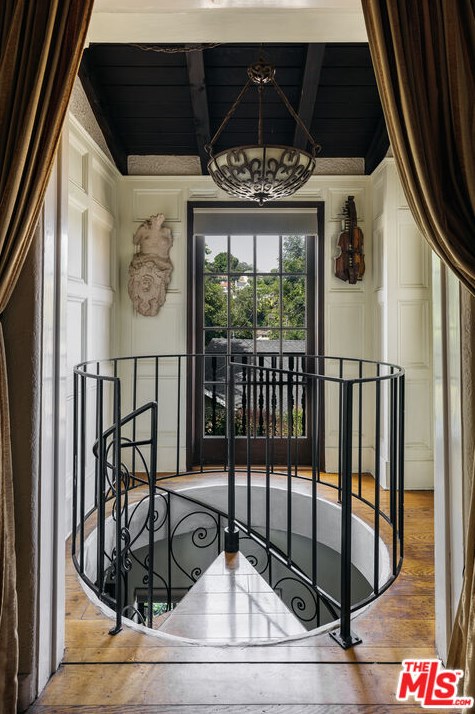 2443 Gower St, Los Angeles CA  90004-1303 exterior