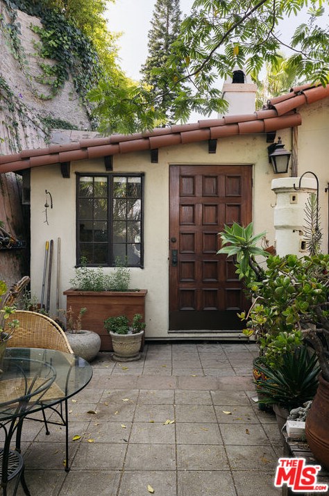 2443 Gower St, Los Angeles CA  90004-1303 exterior