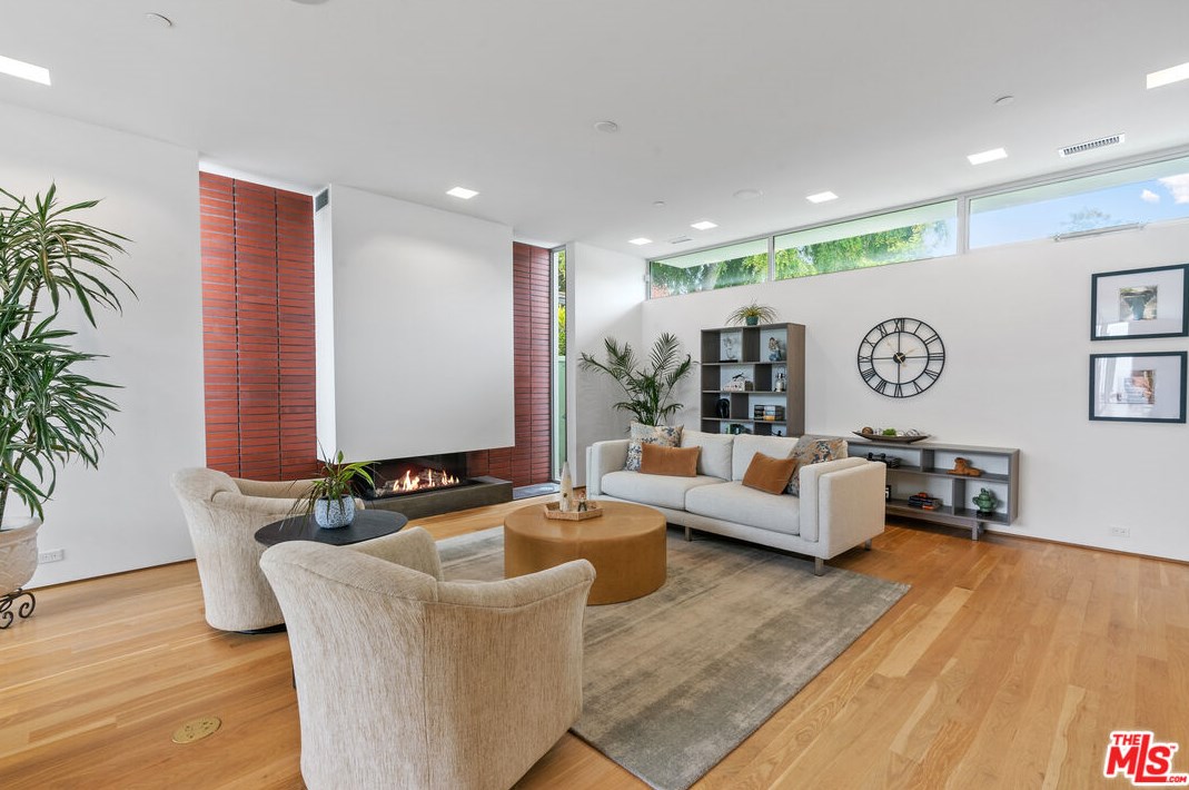 3632 Greenwood Ave, Los Angeles CA  90066-3018 exterior