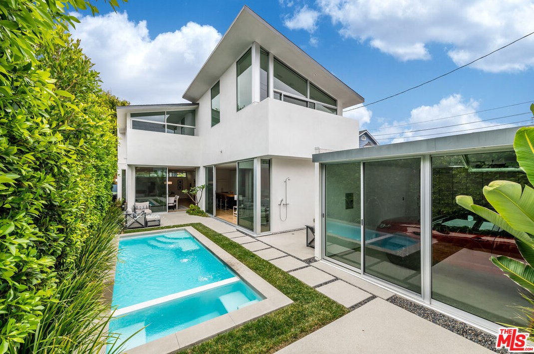 3632 Greenwood Ave, Los Angeles CA  90066-3018 exterior