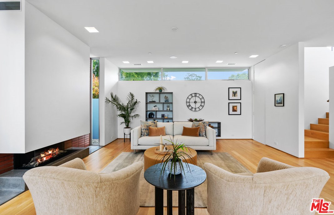 3632 Greenwood Ave, Los Angeles CA  90066-3018 exterior