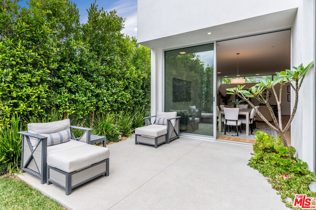 3632 Greenwood Ave, Los Angeles CA  90066-3018 exterior