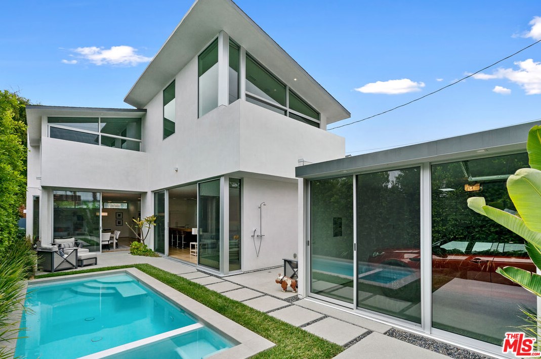 3632 Greenwood Ave, Los Angeles CA  90066-3018 exterior
