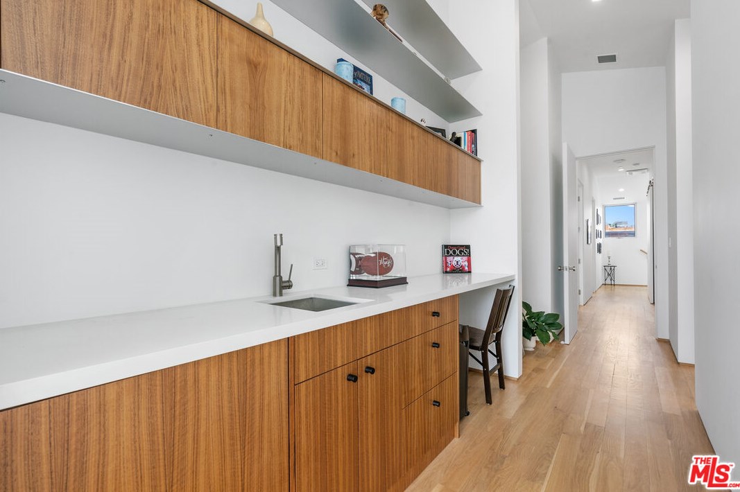 3632 Greenwood Ave, Los Angeles CA  90066-3018 exterior