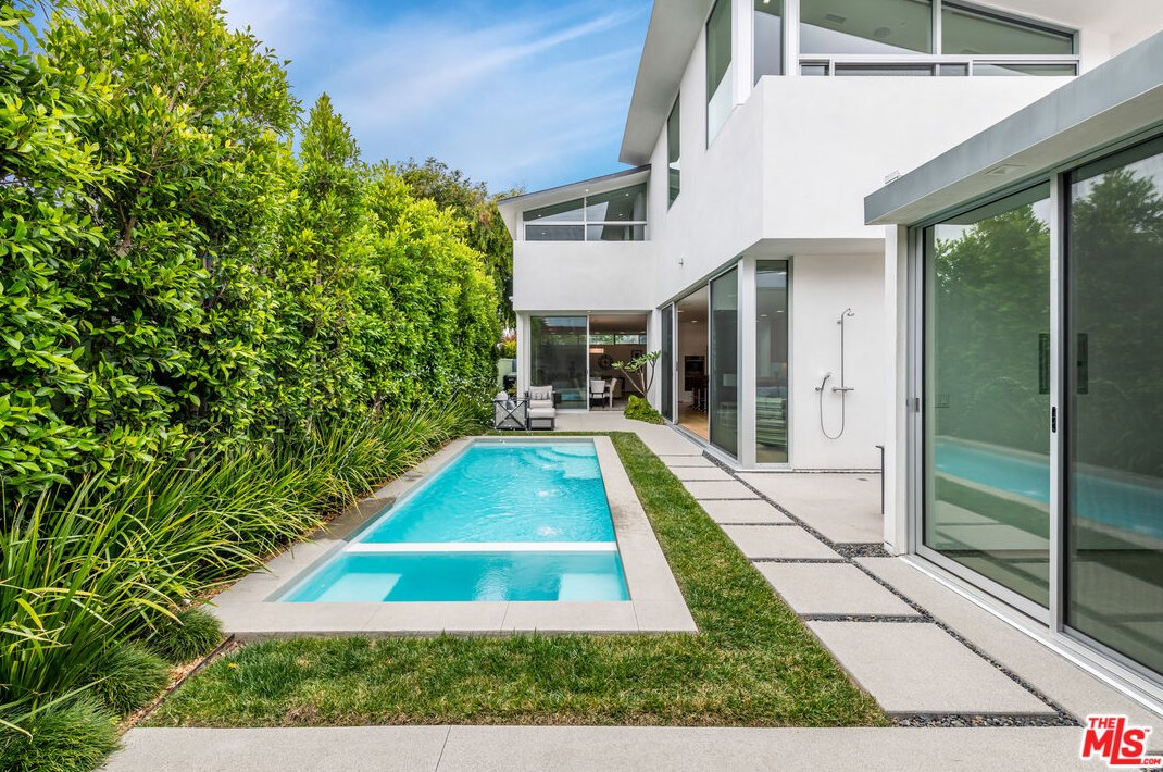 3632 Greenwood Ave, Los Angeles CA  90066-3018 exterior