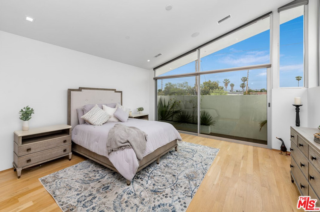 3632 Greenwood Ave, Los Angeles CA  90066-3018 exterior