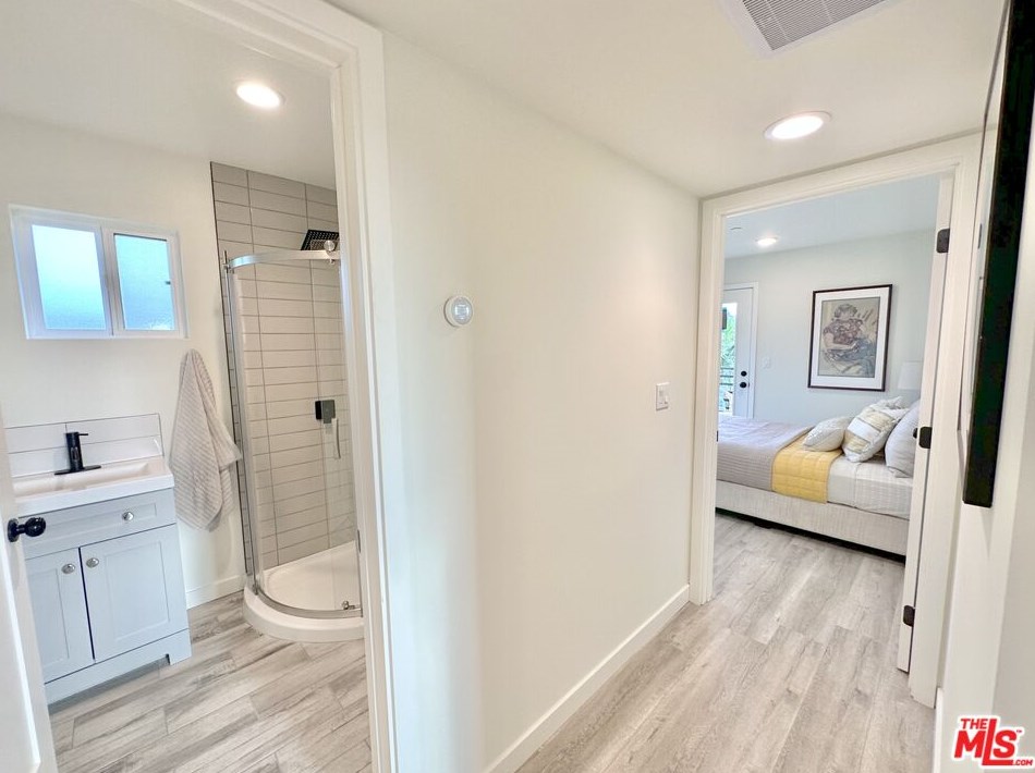 5563 Carlin St, Los Angeles CA  90016-2543 exterior